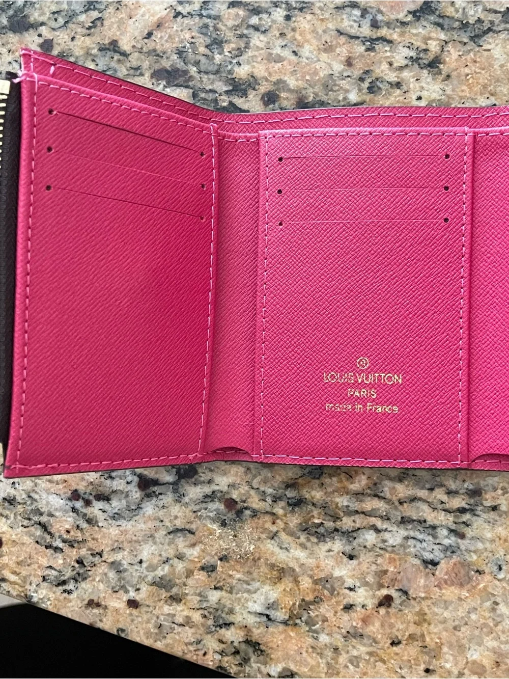 Louis Vuitton compact lv